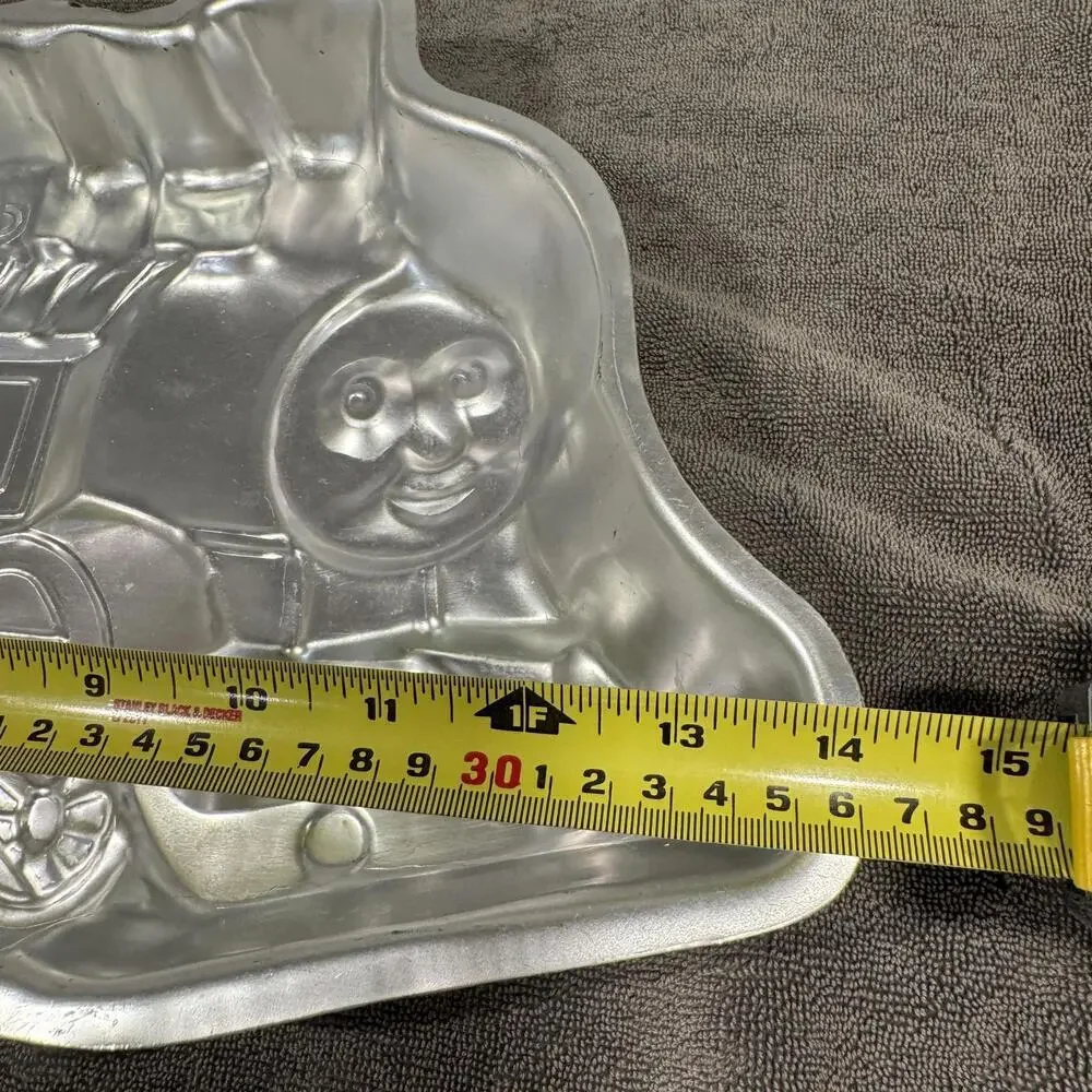 Wilton Cake Pan 2105-1349 Thomas Train‎ 1 Cake Silver Aluminum